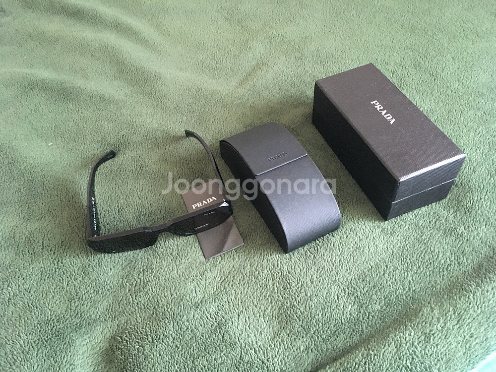 정품 프라다 선글래스 spr17w 블랙 팝니다--1