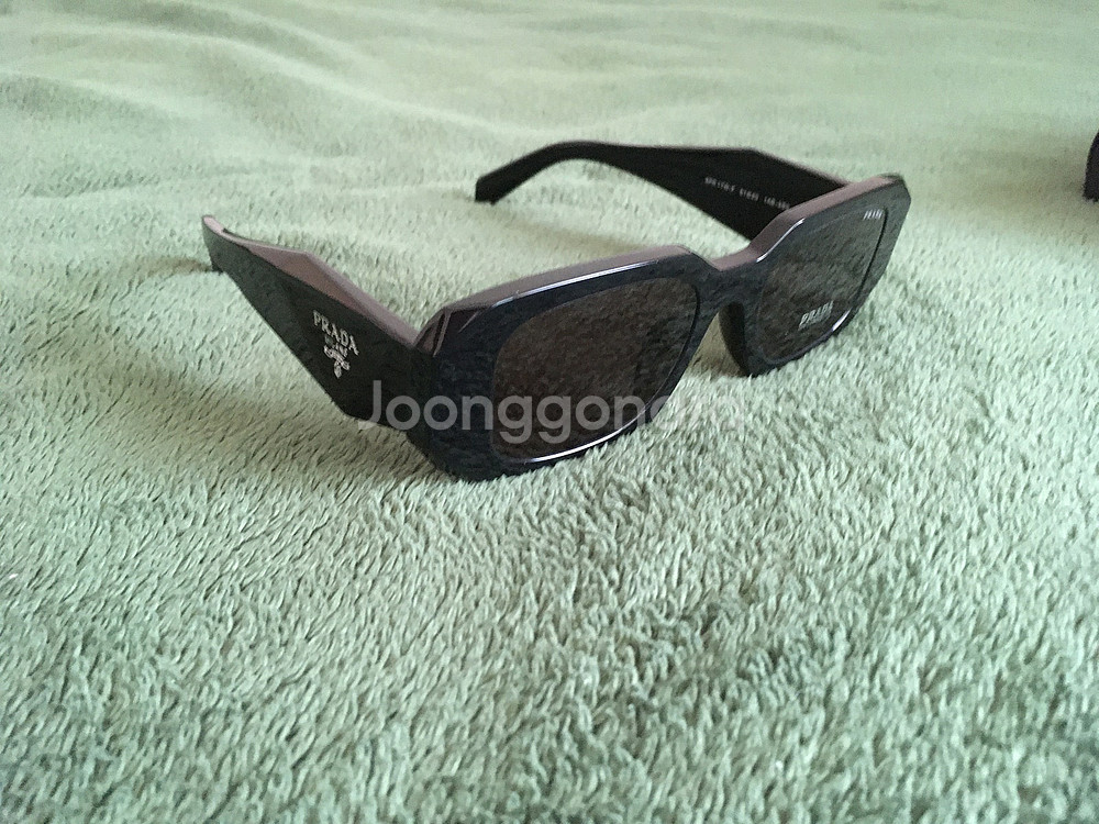 정품 프라다 선글래스 spr17w 블랙 팝니다--6
