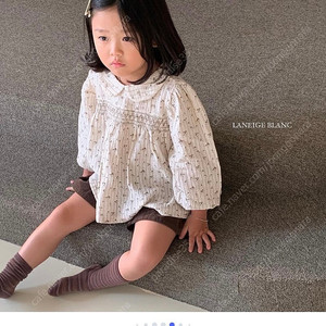 라네즈블랑 블라우스 +골덴반바지