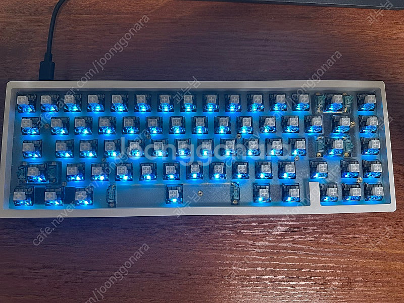 KBD67 Lite R3 커스텀 키보드 베어본 판매합니...--0