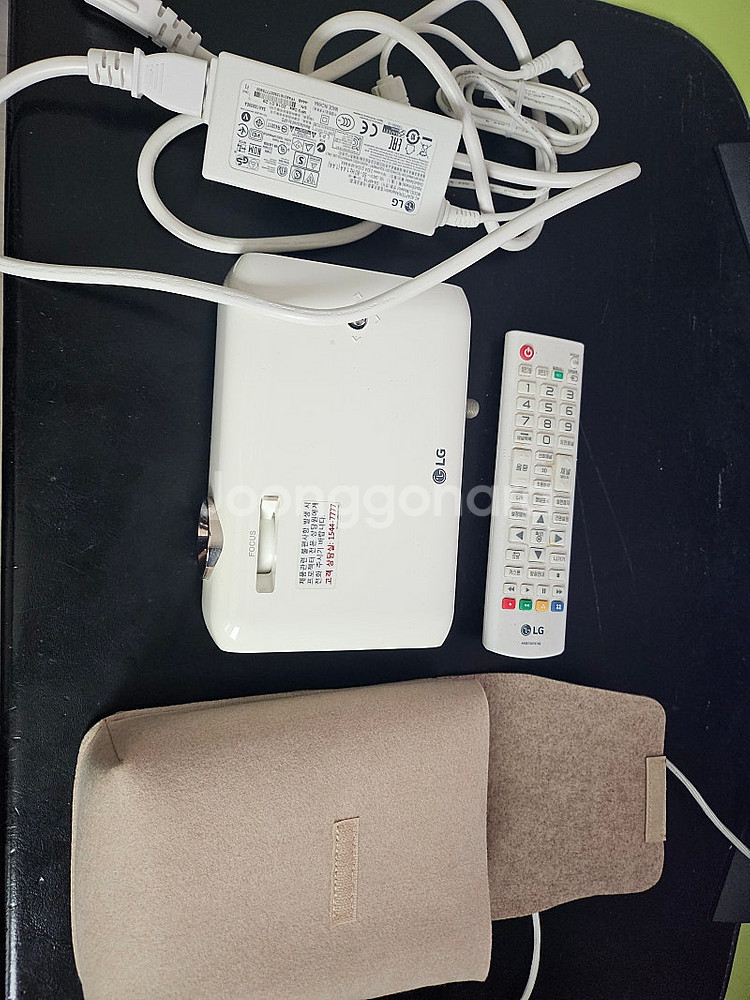 LG PH550 빔프로젝터 판매합니다.--0