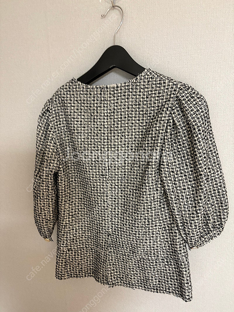 [새제품] 지컷트위드 자켓 55 사이즈 운포 8만--1