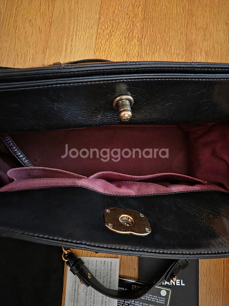 (정품)샤넬 숄더백 팔아요.--4