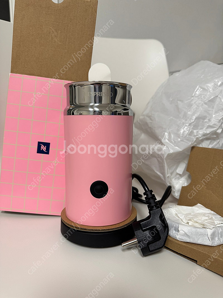 네스프레소 에어로치노 한정판 핑크캔디 새상품--0