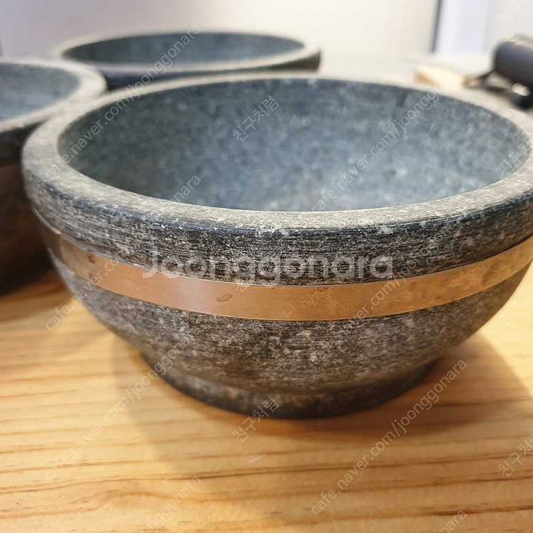 돌비빔기, 돌솥 (미사용 새제품)세트(원목받침대포함)팝...--0