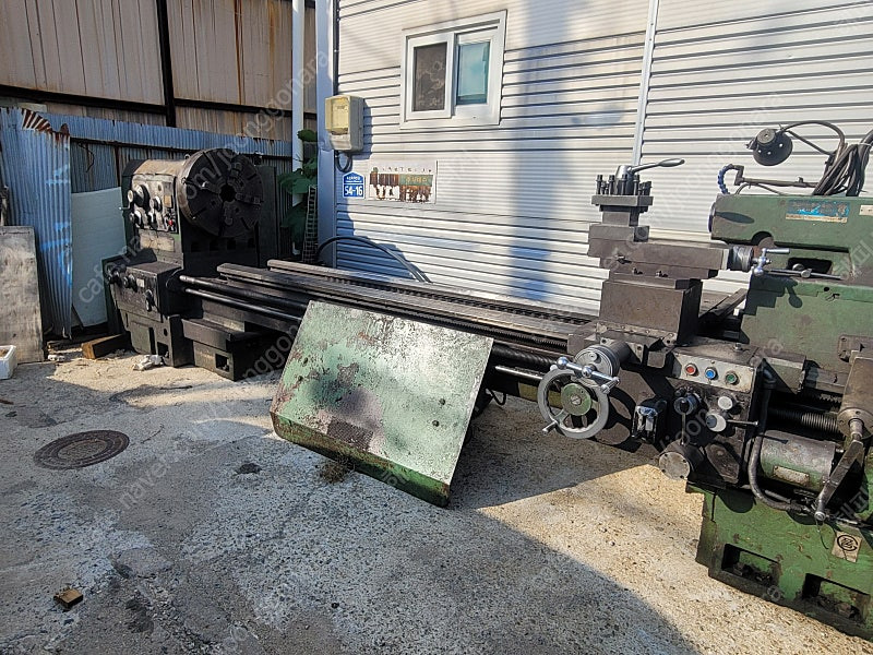 범용선반 한국공작기계 HPL900-3000 이미지