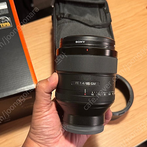 소니 85gm1 f1.4 필터 포함 풀박스 90만원 판매합니다