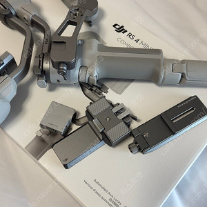 DJI RS4 MINI Combo 짐벌 판매합니다 + smallrig rs4 mini 전용 퀵플레이트 (DJI RS4 MINI 콤보)