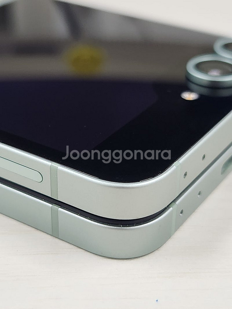 갤럭시Z플립6 민트 256용량 미파손 무잔상 새상품컨디션 깨끗한 단말기 S급 51만 판매해요--5