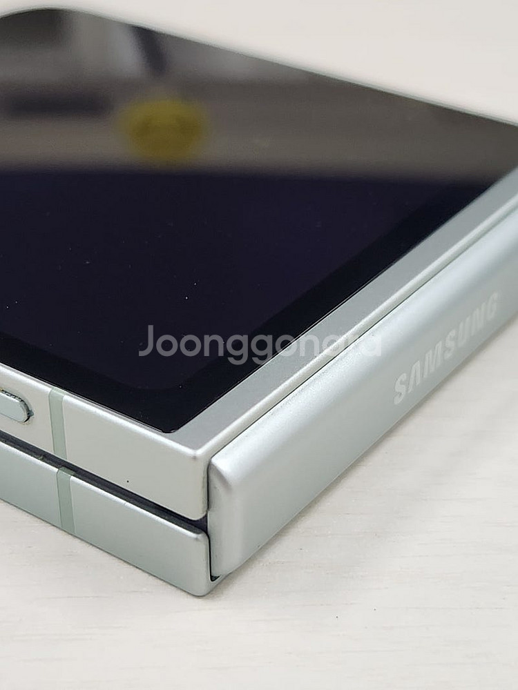 갤럭시Z플립6 민트 256용량 미파손 무잔상 새상품컨디션 깨끗한 단말기 S급 51만 판매해요--6