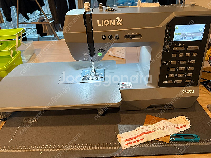 가정용미싱 LION 9300S--0
