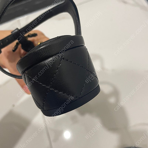 샤넬 로고 샌들