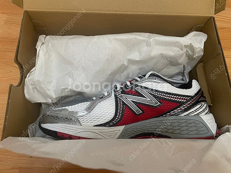 [285] 뉴발란스 860V2 화이트 레드 새상품 팝니...--2