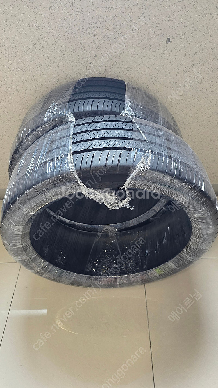 265 40 22 미쉐린 타이어 2개 판매합니다--1