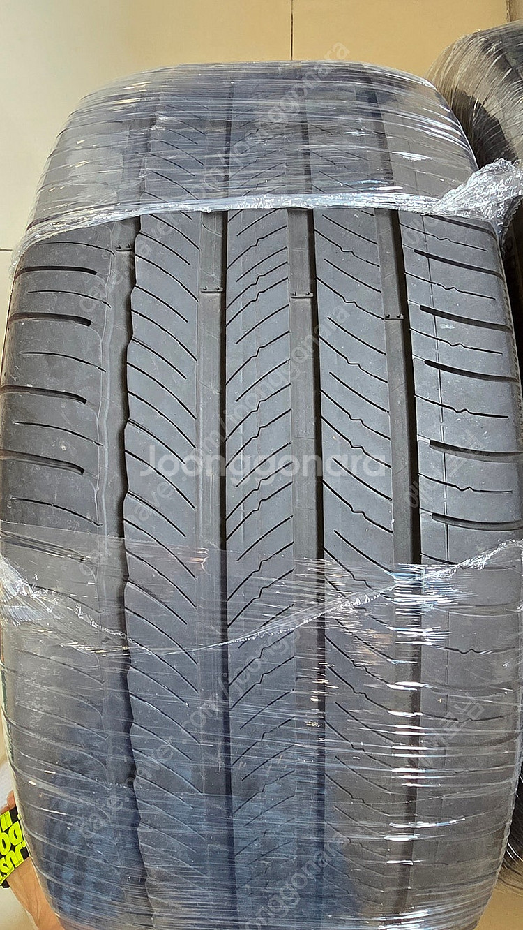 265 40 22 미쉐린 타이어 2개 판매합니다--4