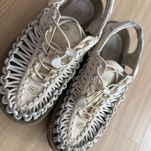 Keen 킨 유니크 샌들 아이보리 240