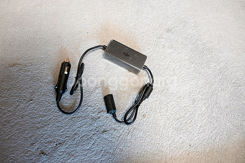 드론 DJI 매빅2 정품 차량용 배터리 충전기 2만원에...--1