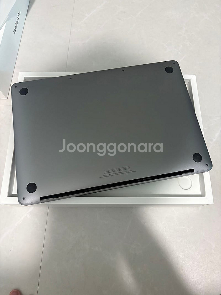 M2 13인치 맥북프로 24G/2TB 판매합니다.--2