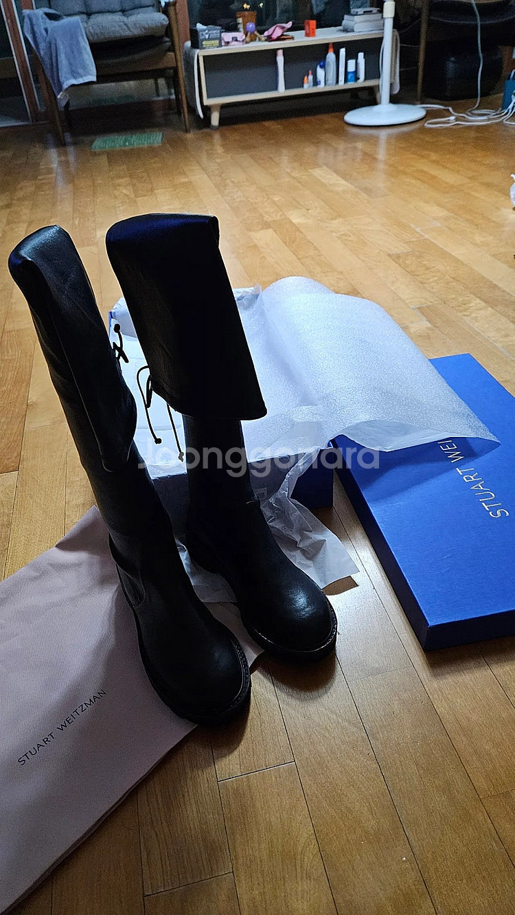 스튜어트 와이츠먼 구두 힐 부츠 워커 페라가모 버버리 구찌 지미추 루이비통 에르메스 뮬 스니커즈 신발 정품 신품 - 안심되는 중고거래