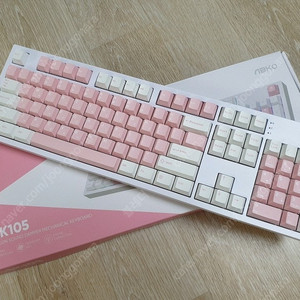 콕스 CSK105 VIA 실리콘 사운드 뎀퍼 유무선 기계식 키보드 (핑크, 페블축) 팝니다.