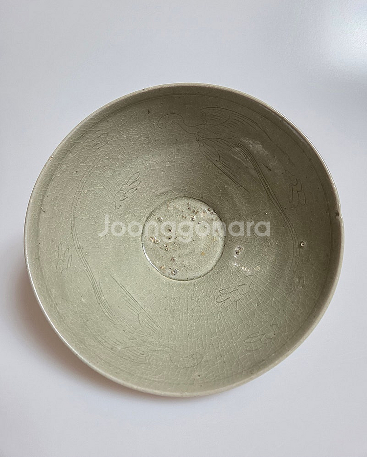 고도자기 고려전기 고려청자 앵무운문(鸚鵡雲文) 다완--1