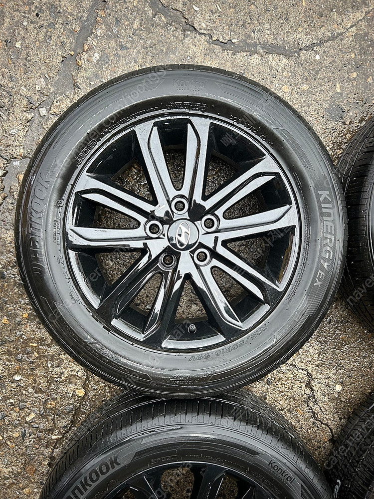 아반떼 그랜저 소나타 k3 k5 등 현대 기아 16인치 유광블랙 휠타이어 이미지