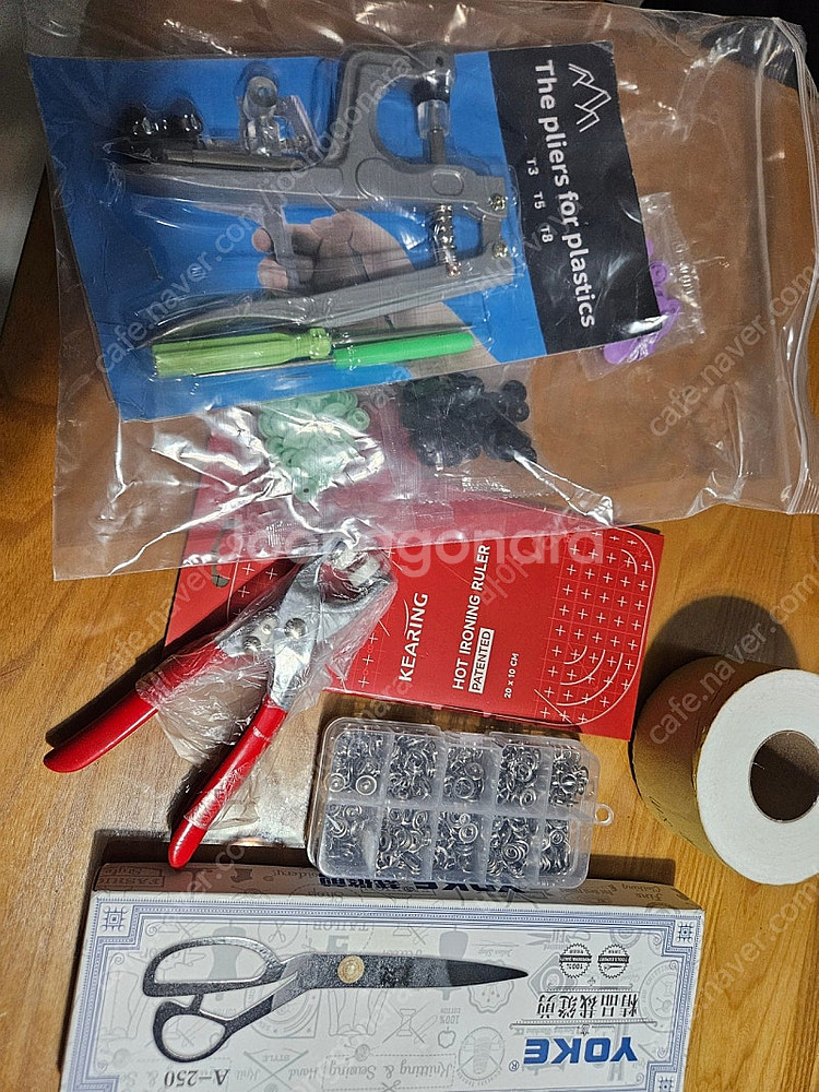 미싱 재봉틀 diy 부자재- 가위. 티단추. 롤심지. 아이롱시접자 등--0