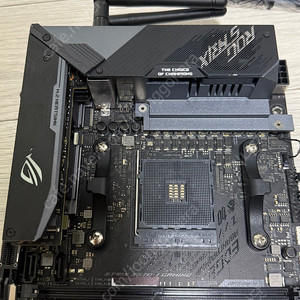 ROG Strix X570-I Gaming 570i itx 메인보드 sff