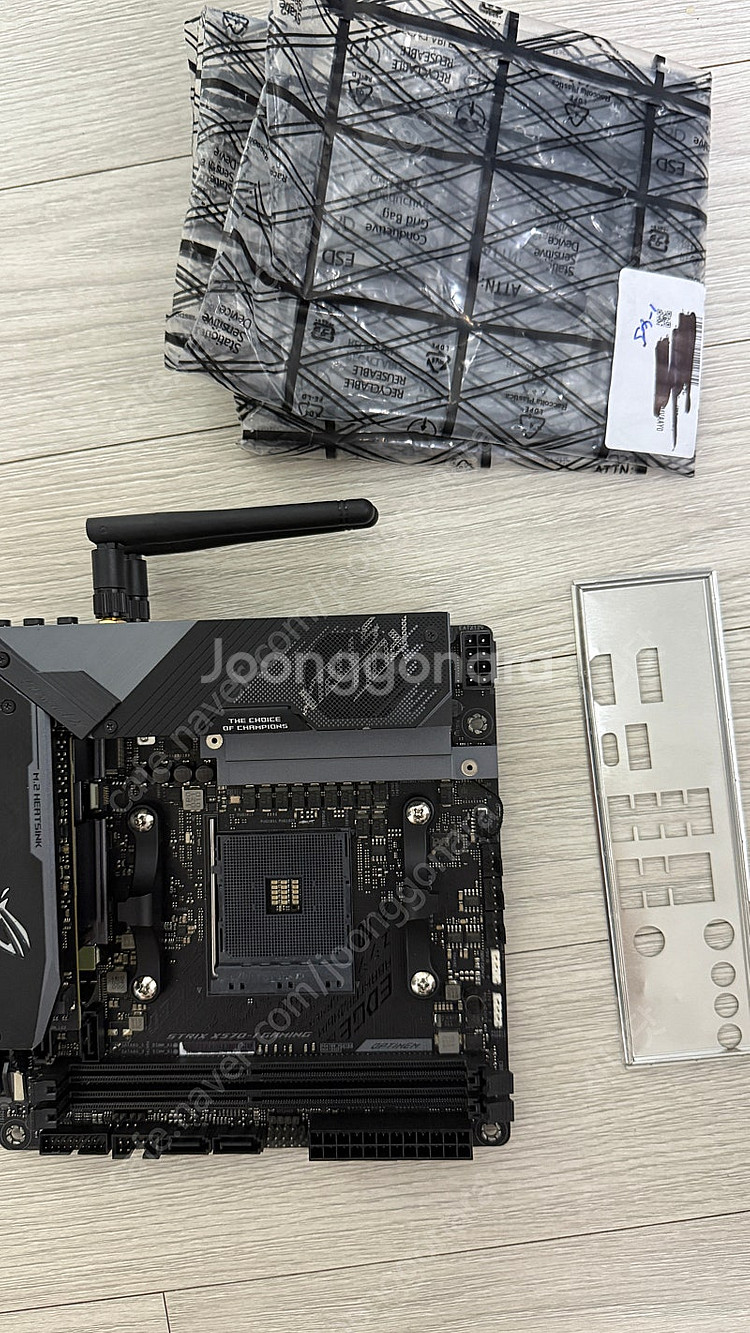 ROG Strix X570-I Gaming 570i i...--1