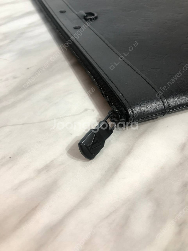 루이비통 디스커버리 포쉐트 클러치 M62903--4