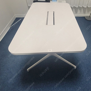 퍼시스 비콘 회의용 테이블 팝니다. 덕트형 CCR014CAN