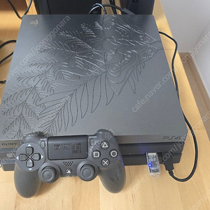 플스4프로(PS4PRO) 7218B, 펌웨어9.0, 2TB, 라스트오브어스 기념버전 판매합니다.