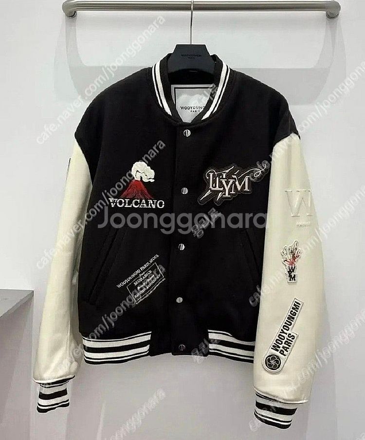 우영미 23FW 볼케이노 바시티자켓 (새상품)--3