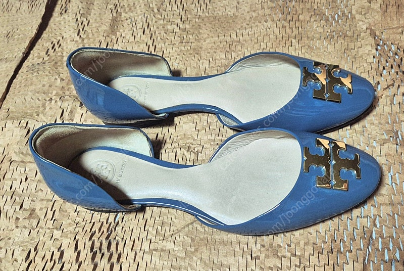 토리버치 도르세 페이던트 가죽 슈즈 판매합니다--4