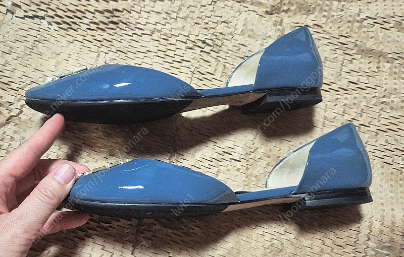 토리버치 도르세 페이던트 가죽 슈즈 판매합니다--5