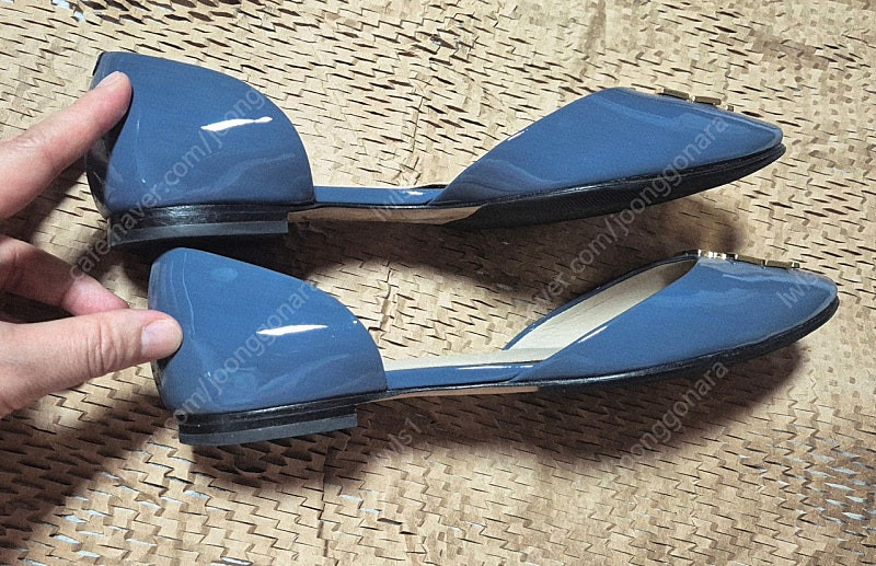 토리버치 도르세 페이던트 가죽 슈즈 판매합니다--6