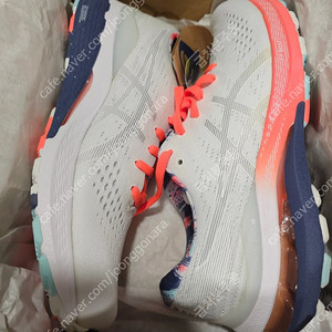 새상품 아식스 COS 젤카야노 28 w260 사이즈 런닝화 팝니다