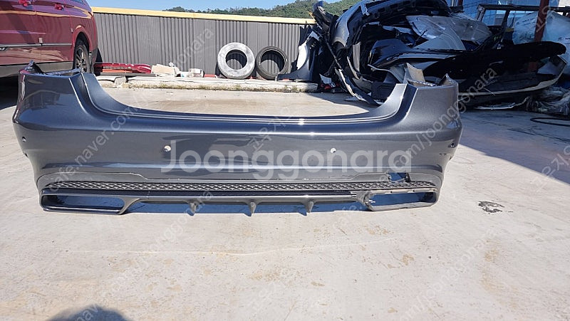 w212 e63amg 후기형 뒷범퍼 팝니다--1