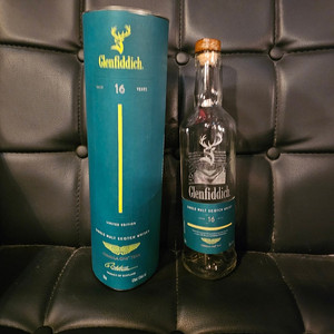 글렌피딕 애스턴마틴 16년 공병&케이스 2만원