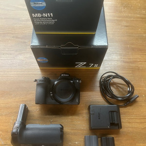 니콘 z7ii , mb-n11 정품 세로그립 팝니다!