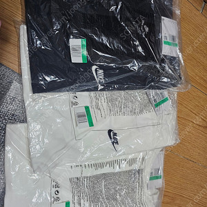 나이키 반팔티 (AR4999) XL (105) 화이트, 블랙 팝니다.