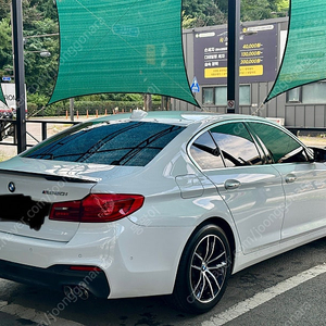 BMW G30 520 5시리즈 카본 스포일러 판매.