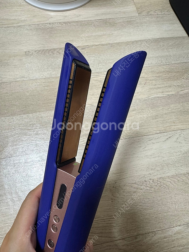 다이슨 무선 고데기 코랄 스트레이트너 블루 색상 판매합...--4