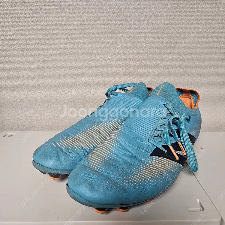 뉴발란스 퓨론 V7+ AG 280--0