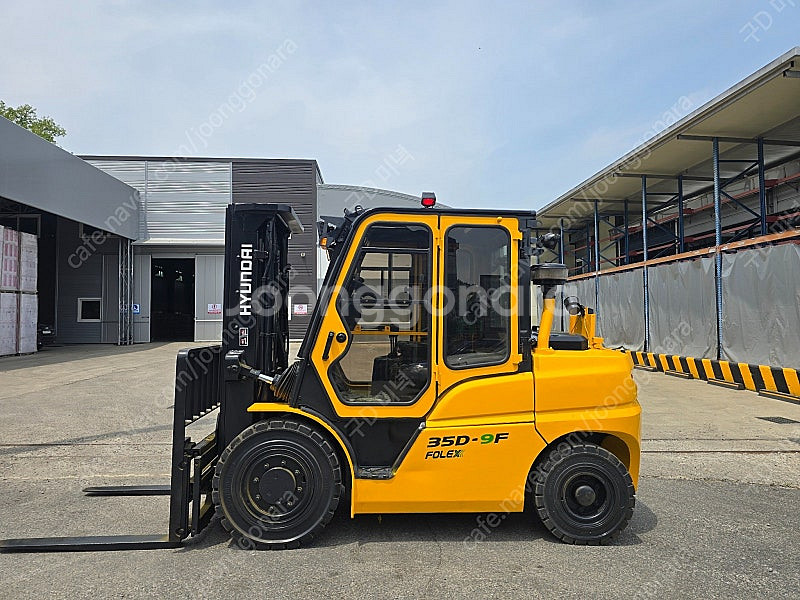 [준신차급] 현대 FOREX 35D-9F 3단마스트+풀옵션 컨테이너 전용 장비--1