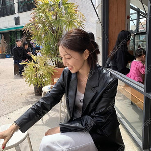 일레븐써티 에코레더자켓