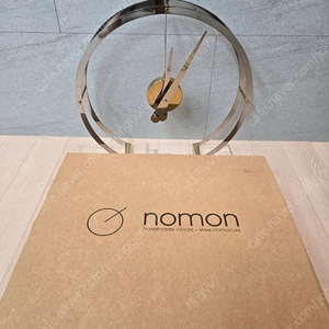 새상품 nomon 정품 노먼 노몬 오메가 스탠드 탁상시