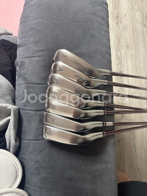 젝시오 1200k 여성용 골프채 풀세트 팝니다.--2