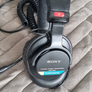 소니 MDR 7506 판매합니다.