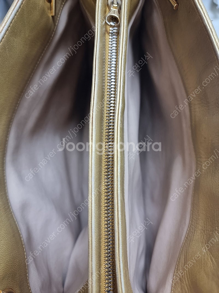 샤넬 골드 쇼퍼백--3